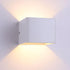 Moderne LED-Wandleuchte